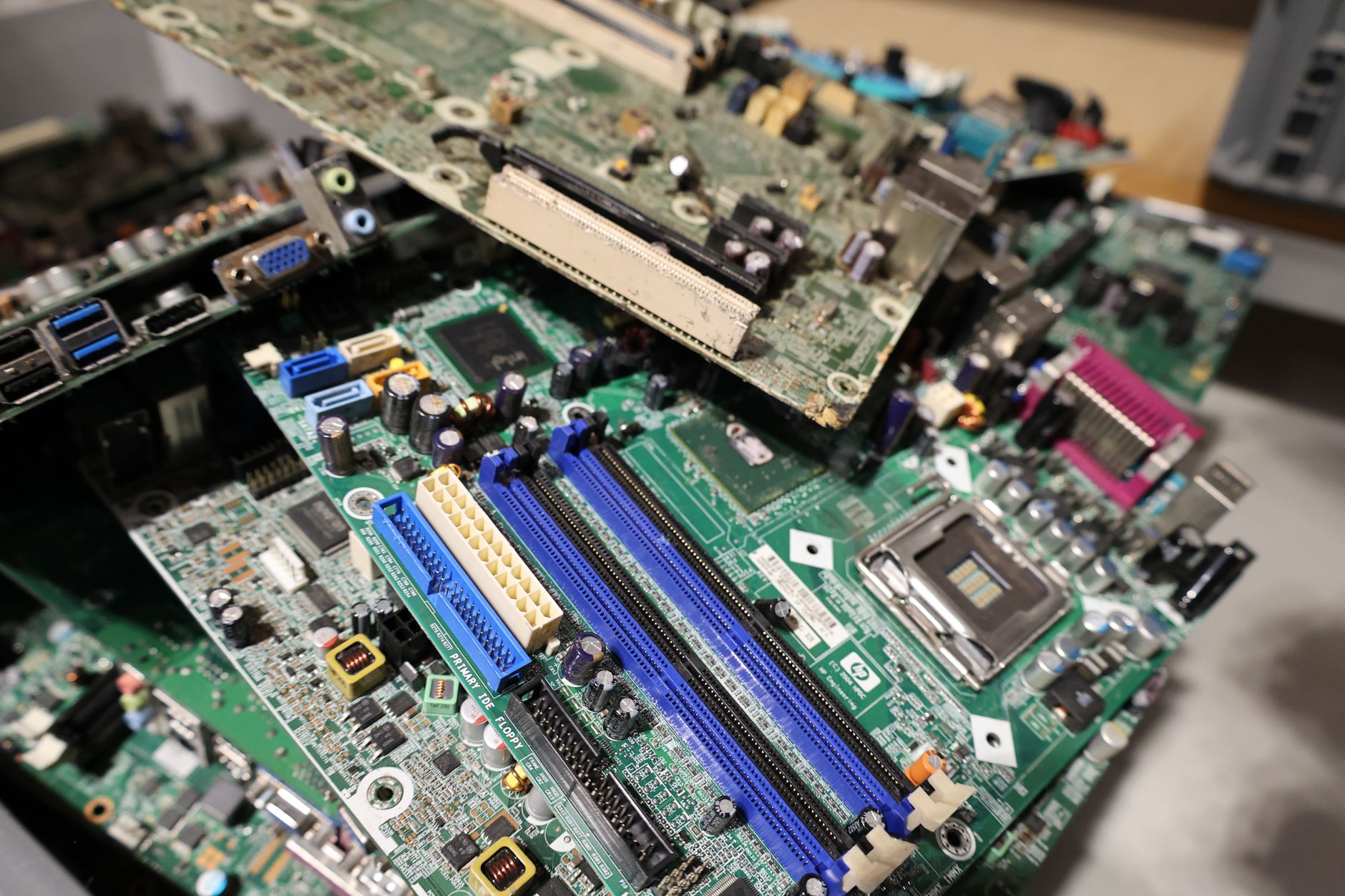 Anakart Üzerindeki SATA Portları Depolama Planlamasını Nasıl Etkiler